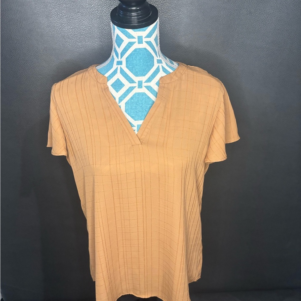 Maurices Women's Tan Mandarin Collar Short Sleeve Blouse Size Medium